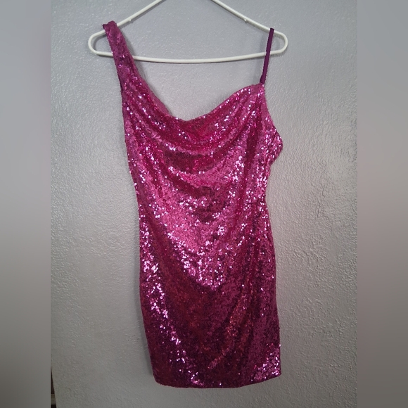 Hello Molly Size 4 Citadel Skies Pink Sequin Mini Dress Party Formal Barbie - Picture 2 of 8